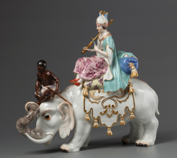 Скульптура «Персианка на слоне с мавром»