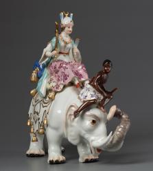 Скульптура «Персианка на слоне с мавром»